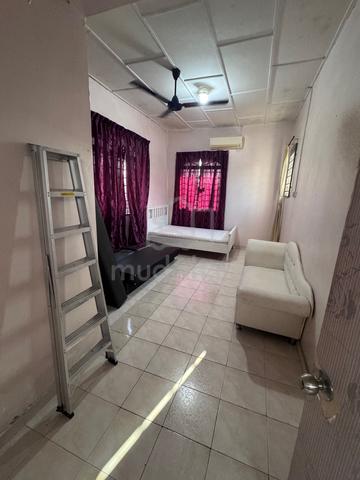Room for rent JB 1