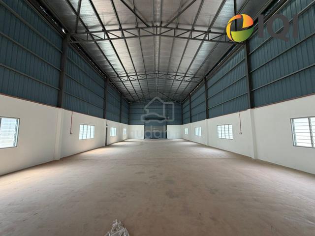 1.5 Storey Detached Factory Warehouse [VALDOR] 100 Amps Ready Unit !!! 1