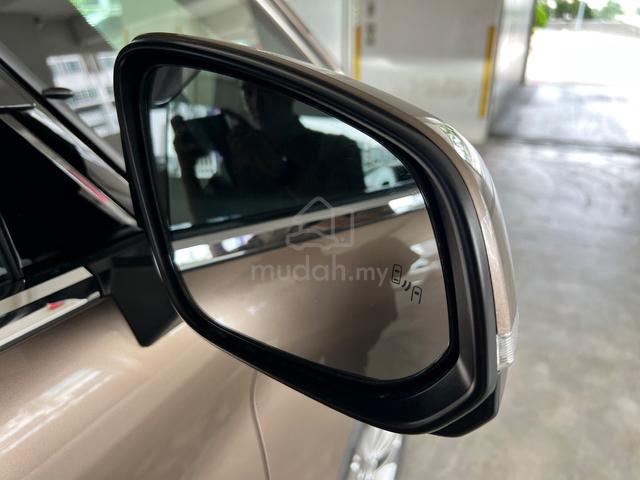 2024 Toyota Alphard 2.5 Z Precious Leo Blonde MPV - 5