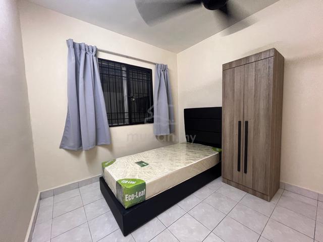 Working in PJ? Affordable Room @ Flora Damansara👨💼 1