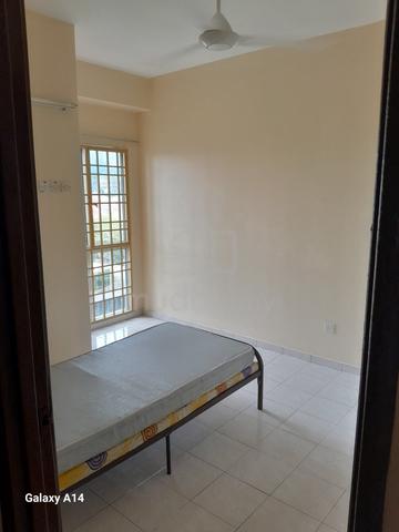 Rooms For Working Lady At Bandar Puchong Jaya 1