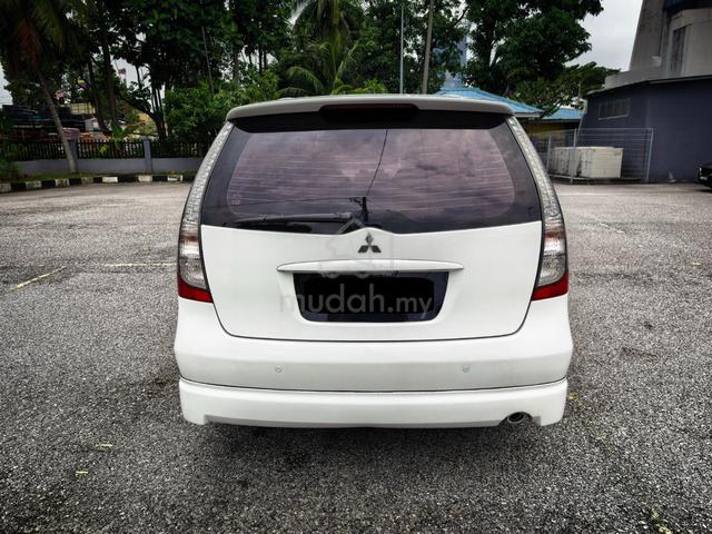 2011 Mitsubishi GRANDIS 2.4 MIVEC ENHANCED (A) - 4