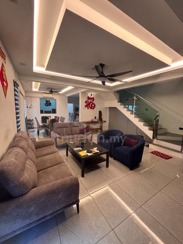 End-Lot 2Storey@Puchong Utama with FULL Modern Reno 1