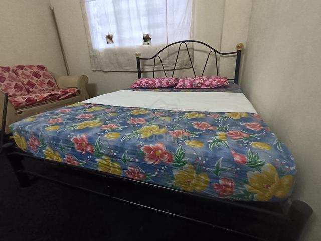 master room let at pandan near CIQ jb 1