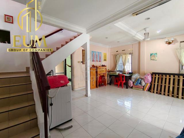 FreeHold 2 Storey House End Lot Sale Jalan Tang Yee Biew Ong Kim Wee 1