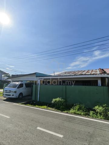 Taman Mawar Renovate Single Storey Corner near Medan Niaga Satok Area 1