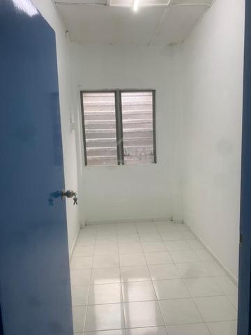 Flat Desa Baiduri 1