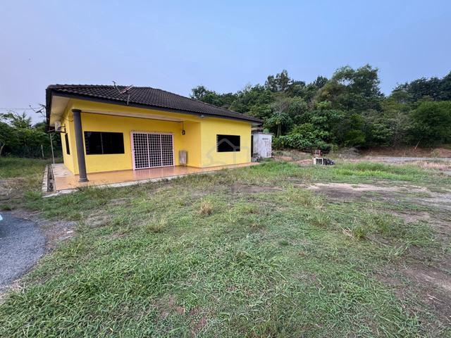 Jalan Seremban Lukut Batu 6 Single Storey Detached House For Rent 1