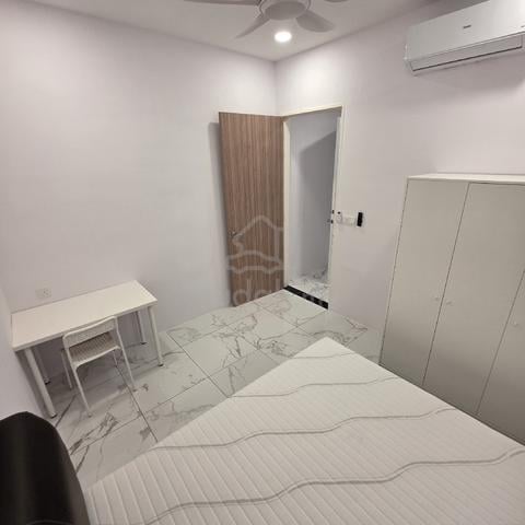 Newly Renovated Middle Room Bayan Lepas Queensbay Area 1