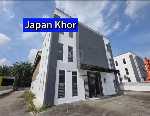 3Storey Detached Factory / Warehouse For Rent – IKS Simpang Ampat 1