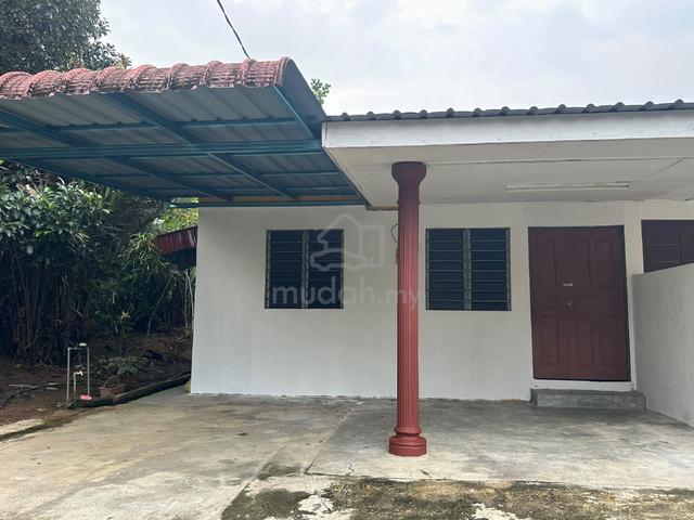 Rumah Sewa Kg Berdang, Jeli  1