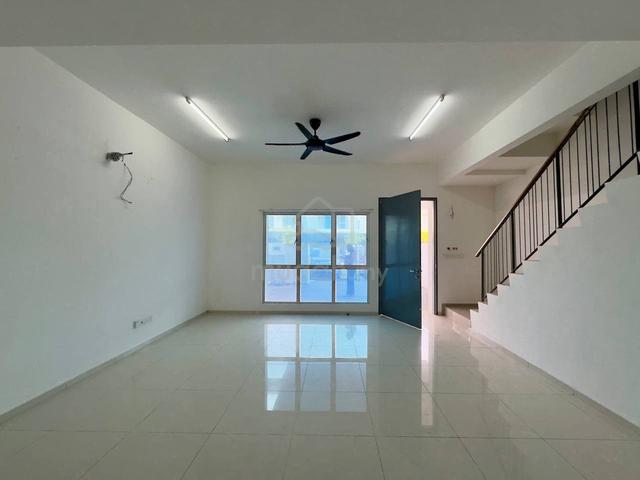 Rumah Sewa Cybersouth Casa Wood 2 Storey House Dengkil Gated Guarded 1