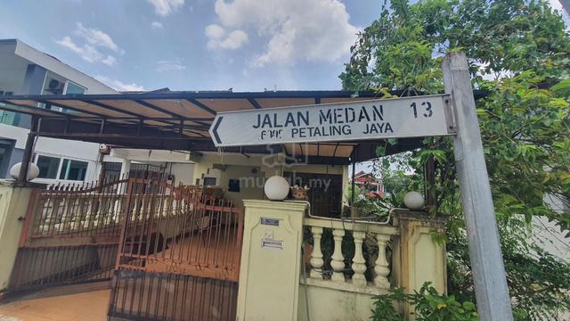 Corner 2 storey link house 4 rooms TAMAN MEDAN PJ 100% loan 1