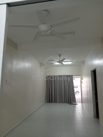 PARTLY FURNISHED Single Storey Terrace Ayer Molek Bukit Katil Duyong 1