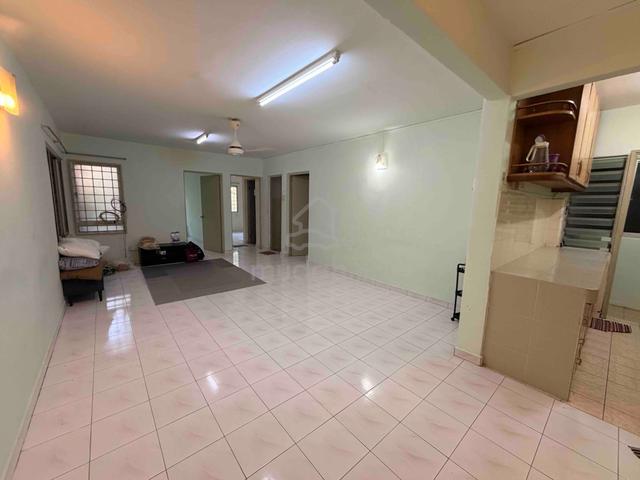 saujana apartment 1