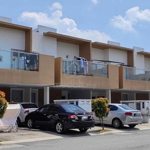 cheap below market townhouse Casa Bluebell cybersouth dengkil 1