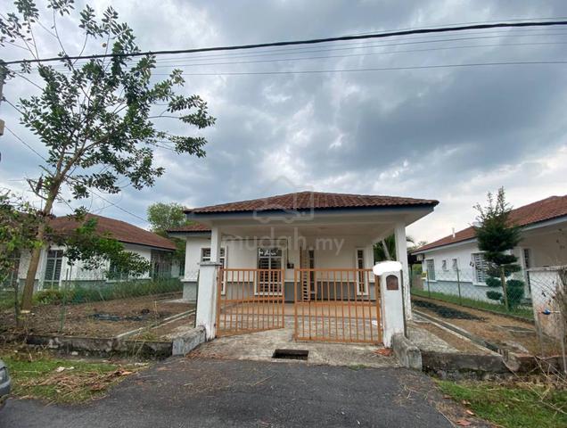 Bungalow 1 tingkat Mahkota Hills Taman Tasik Senangin Seksyen 18 1