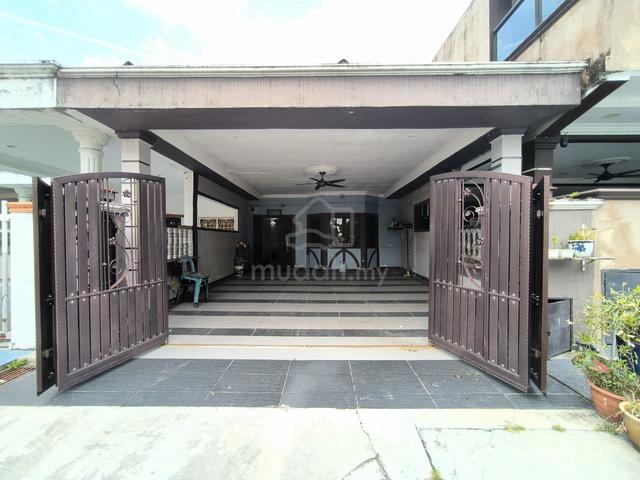 Good Condition Double Storey house Bayu Perdana Klang 1