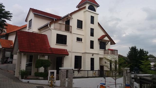 3 Storey Bungalow House Biggest Land 5351sqft Gated Bukit Gambier 1