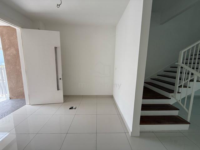 Batu Kawan Viluxe Residence Premium G/Guarded Terrace With Large Land 4