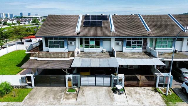 (FULLY FURNISHED, RENOVATED) 2 Storey Terrace Bangi Avenue 2 1
