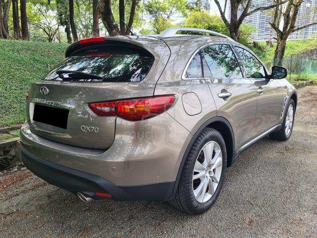 Infiniti QX70 3.7 Premium Sunroof PowerBoot Camera - 2