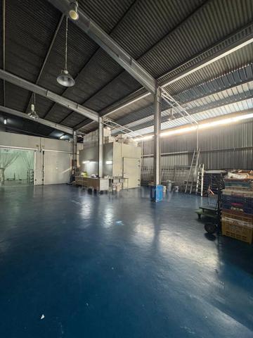 Fully Renovated Semi-Detached Warehouse @ Bintawa | Coldroom Included 1
