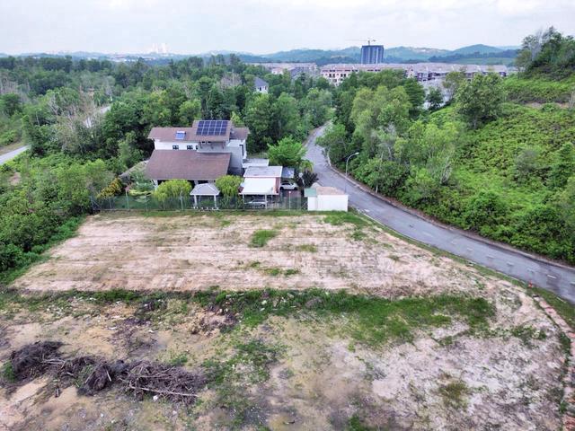 TANAH BESAR Bungalow Lot Seksyen 7 Bandar Bukit Mahkota 1