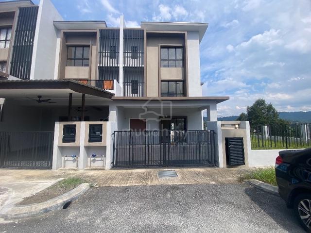 [LA 3,250 SF] Nassim Heights 3 Sty Superlink [CORNER] Ukay Bistari 1