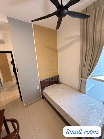 Room For Rent @ Trellis Residence | Near CIQ | shuttle bus provided 1