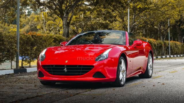 2015 Ferrari CALIFORNIA T 3.9 (A) - 3