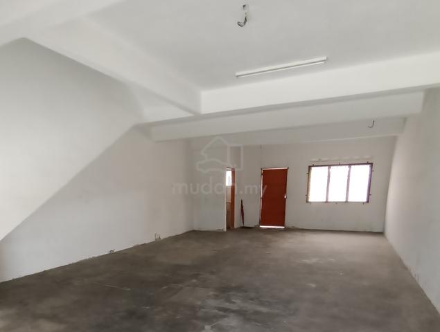 Shop Lot GROUND Floor ~ Kg 8, SMK Tun Tuah, Klinik Kesihatan 1