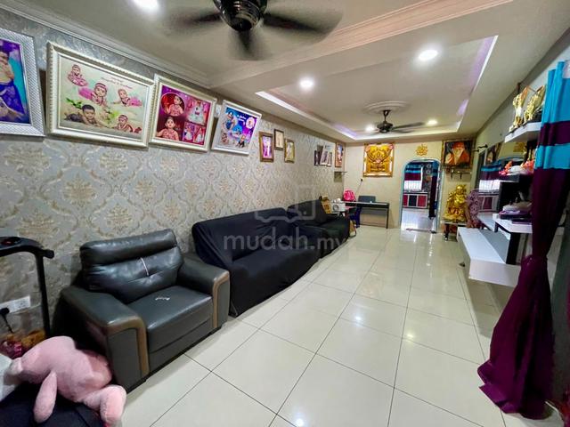 Kulai, single storey,fully renovated, fully furnished,below Rm400k 1