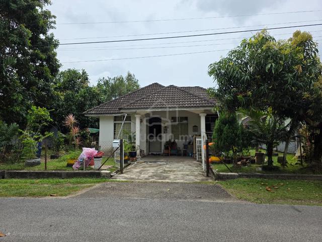Banglo 1 tingkat sungai isap depan padang 1