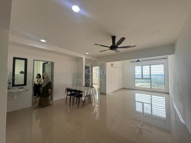Avia Plus, Bandar Country Homes 1