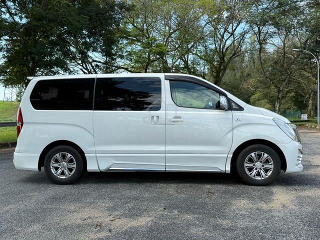 2017 Hyundai GRAND STAREX 2.5 (A) FREE 3 YEARS WRT - 3
