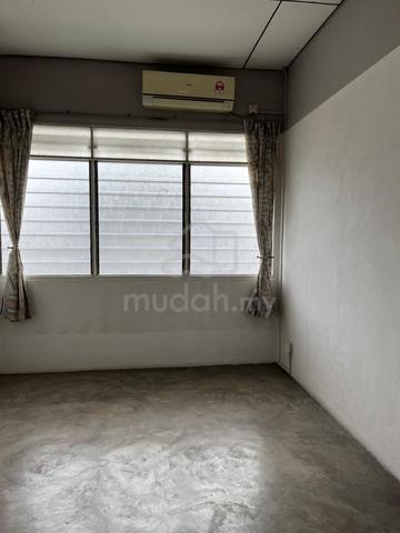 Greenlane 2 storey Jalan Delima, Original condition 1