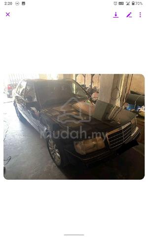 1992 Mercedes Benz 230 2.0 (A) - 4