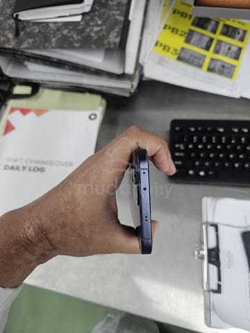 oppo reno 13 5g - photo 2 of 5
