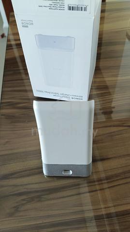 Honor Wireless Charger Stand - photo 4 of 6