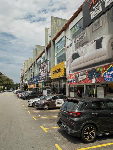3.5 storey shop/offices at Seri Utara Jalan Ipoh 1