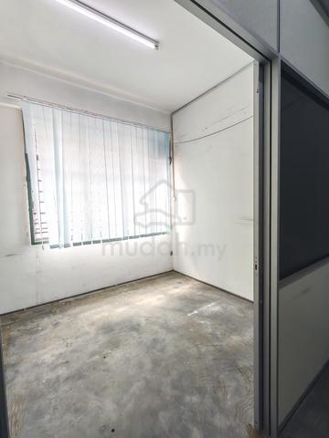 Shop Butterworth facing main road for rent 1