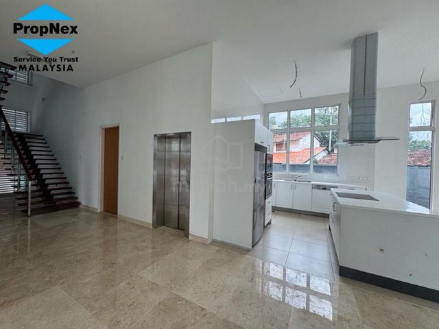 LIMITED UNIT @ 3 storey bungalow @ Straits view @ TOWN Area @ JB SALE 1