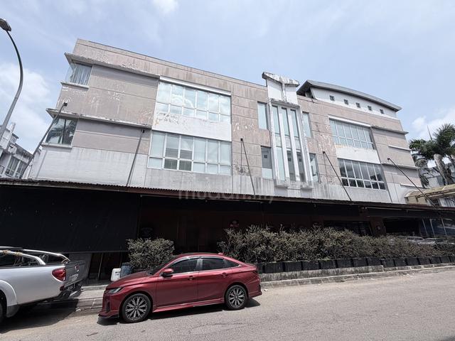 3-storey prime shoplot at Taman Sutera 1