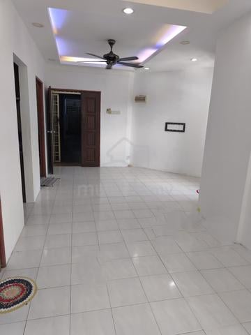Desa Bayan Apartment 1