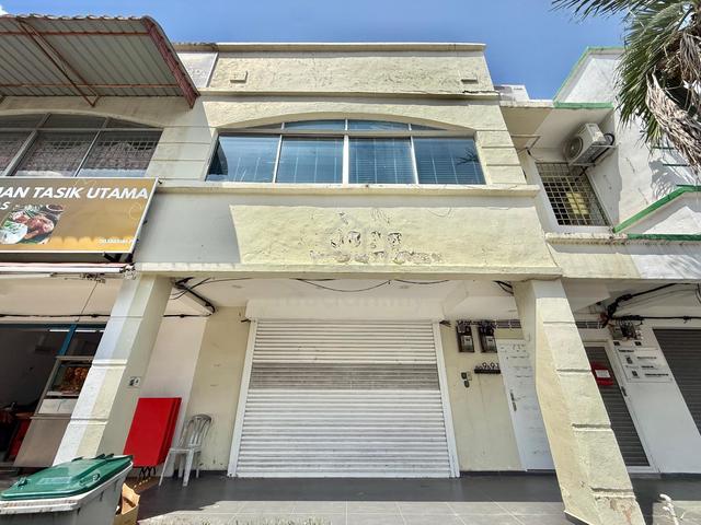 [8 PARTITION ROOMS] GF Shop Furnish Taman Tasik Utama Ayer Keroh Mitc 1
