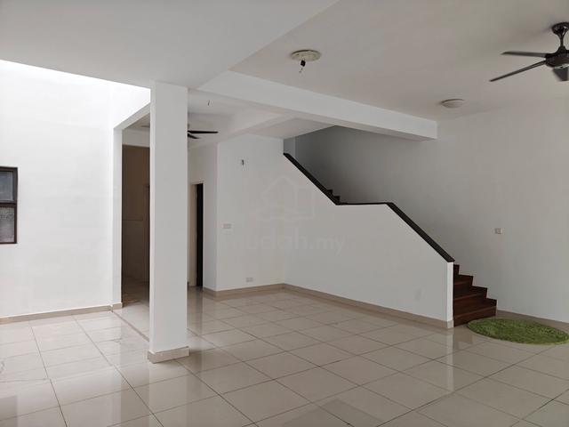 2 Storey Superlink Terrace House in Pentas 2, Alam Impian, Shah Alam. 1