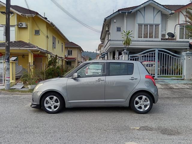 2011 Suzuki SWIFT 1.5 GLX FACELIFT (A) - 4