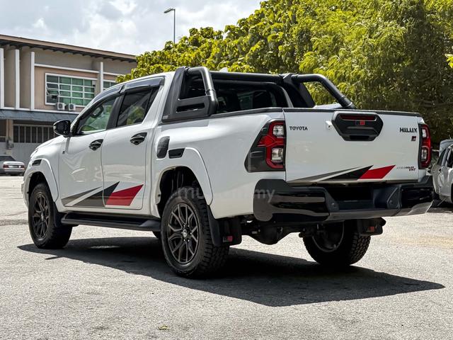 2023 Toyota HILUX 2.8 GR SPORT (A) - 4