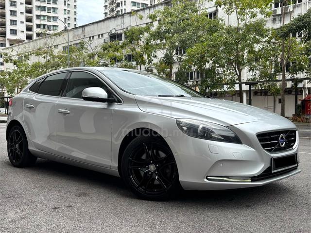 2015 Volvo V40 2.0 T5 ORI KM OZ RIM HOTHATCH 245HP - 1